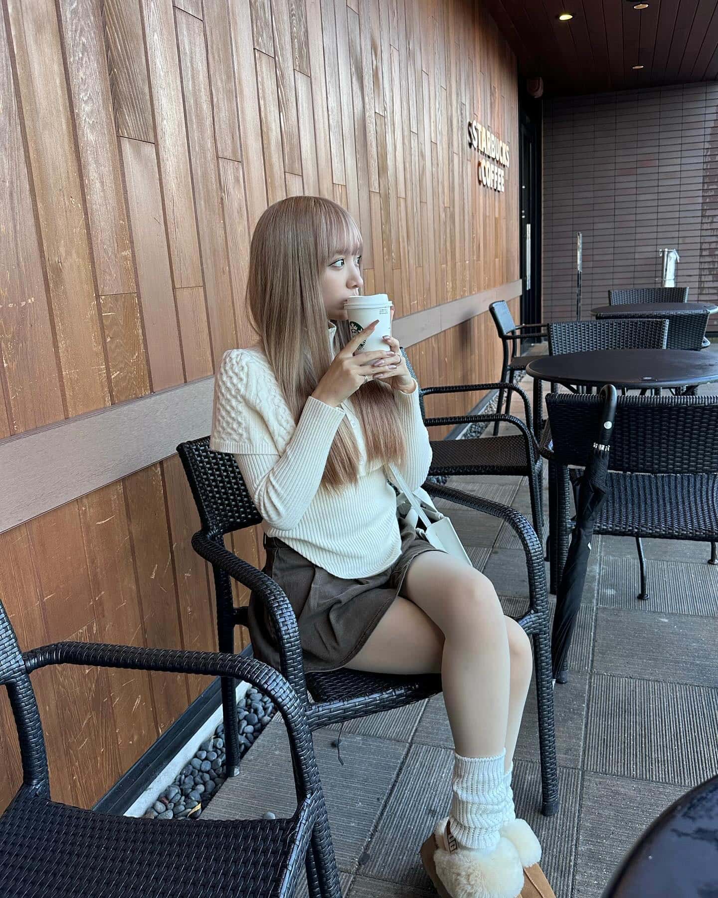 まや UGGシューズを公開 「まやロールモデルにしてる❤️❤️❤️」