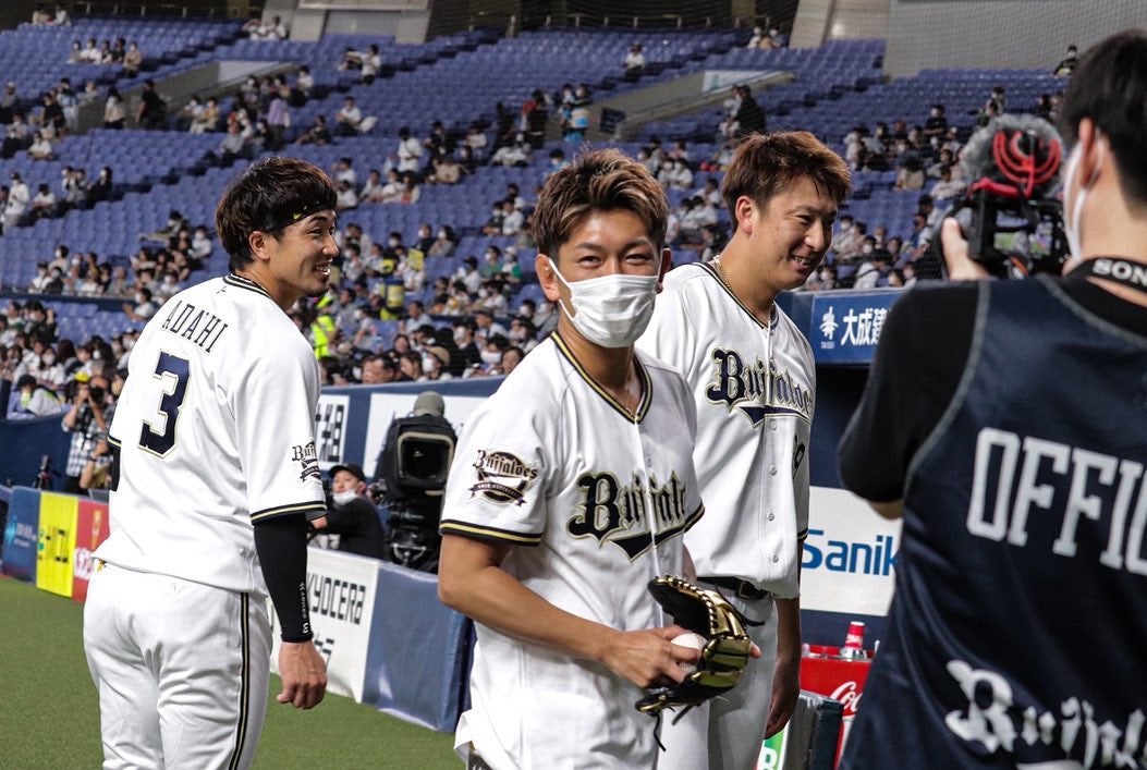 「お疲れ様でした😆💗」皇治がオリックスの始球式に参戦🔥