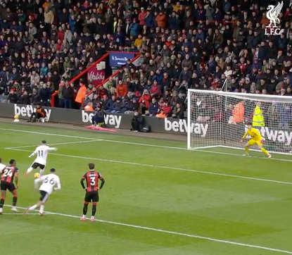 「今シーズンのお気に入りのアシストとゴールは？」リヴァプールがサラーのプレー集を公開