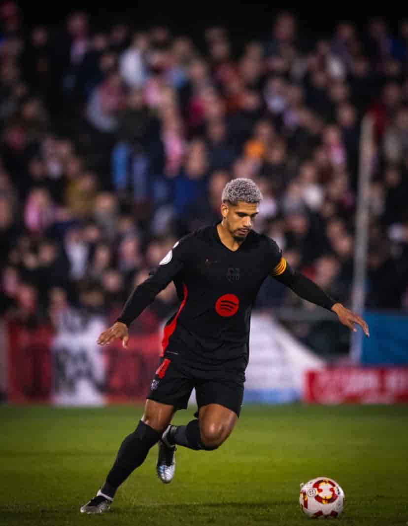 バルセロナ、アラウホの復帰を祝福！公式SNSで投稿