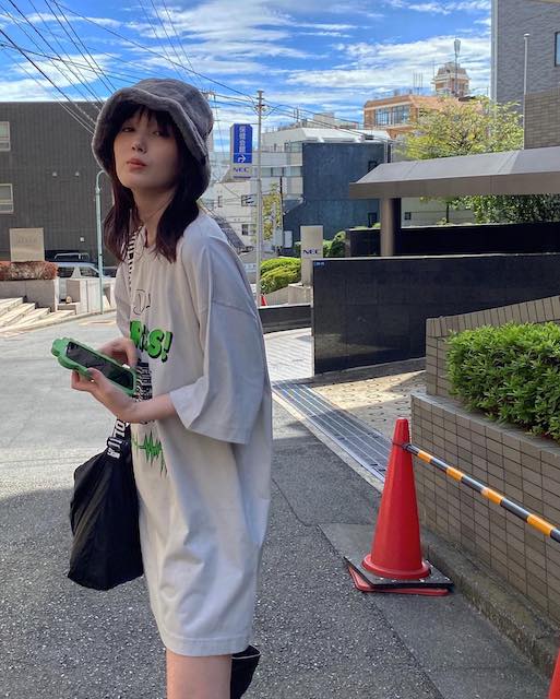 本田翼が猛暑日にロングブーツ姿を披露「だめみたいまだ暑い🥲」