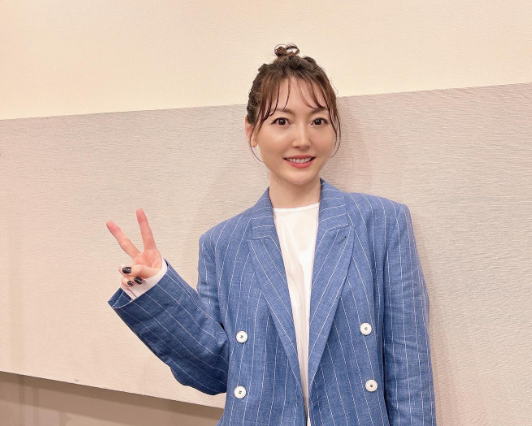 花澤香菜、やついフェス2025出演でオフショット公開！