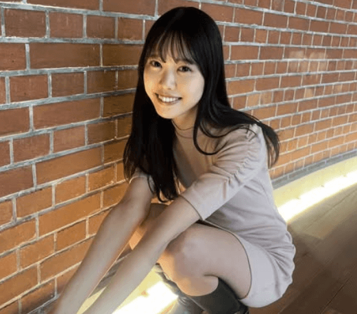 「最高に可愛い」人気モデル、フォトジェニックスポットで披露した”美コーデ”がMAXキュートだとファン魅了「Beautiful and Kawaii」