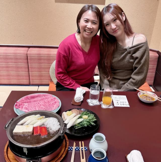 「宅建合格のお祝いに連れてってくれて嬉しかった〜」加藤美優が平野早矢香との2ショットを披露