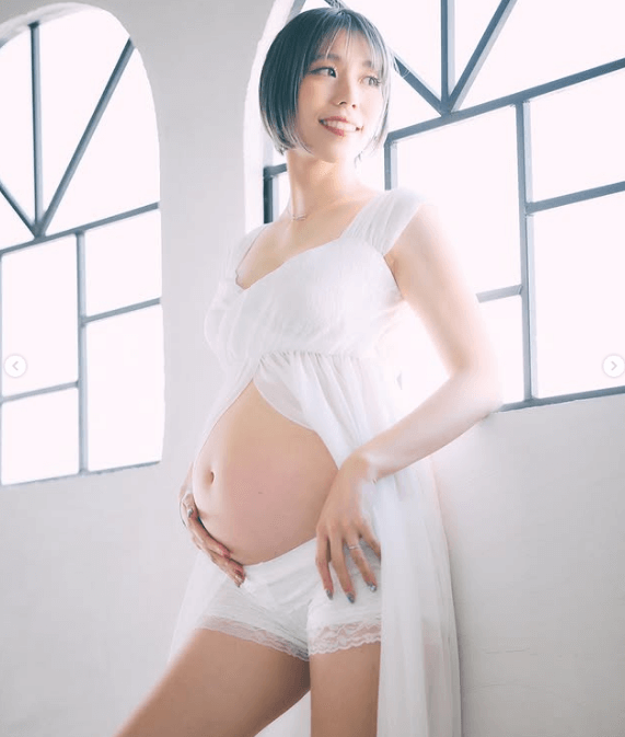 「この美貌は…天使！」話題の美容師ゴルファー、男女ファン感動の”マタニティ・ショット”を披露し大反響！