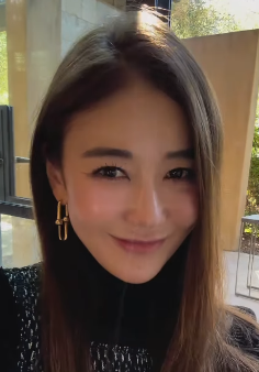 メディロス希代美、ナパバレーの「Auberge du Soleil」で極上ステイ！暖炉とワインで至福のひととき！！