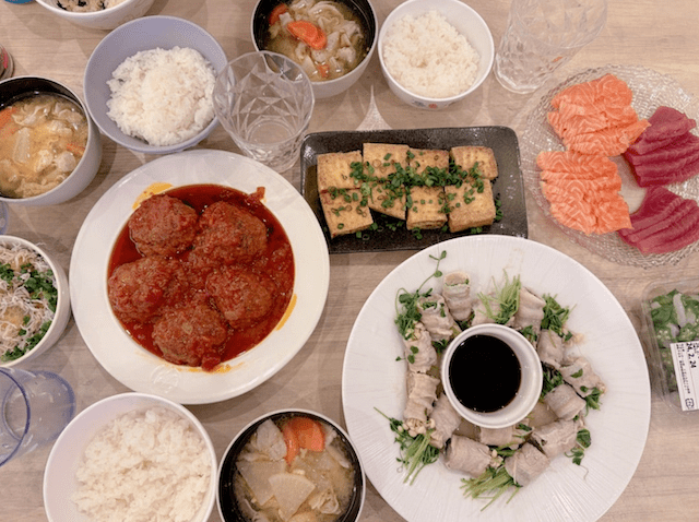 4児の母・辻希美の豪華な食卓が話題に😋✨