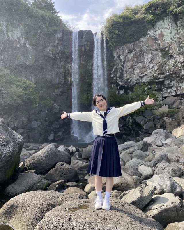 イモトが韓国ショットを公開「3食しっかり美味い韓国飯食べました」