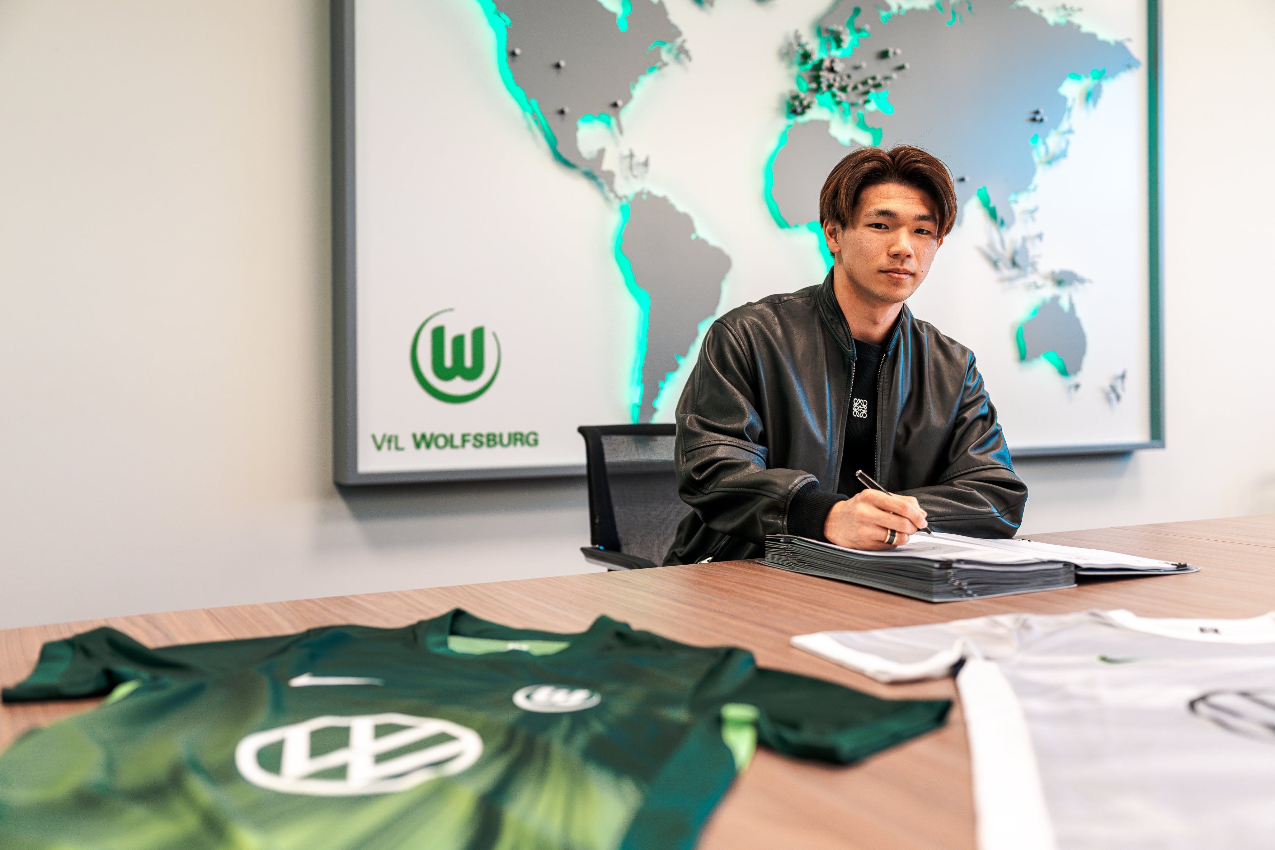 20歳FW塩貝健人がドイツ1部・ヴォルフスブルクへ完全移籍！2030年6月までの4年半契約