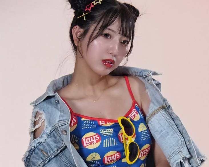 鮮烈ポップ！池永百合が披露した個性派スタイルと配信告知