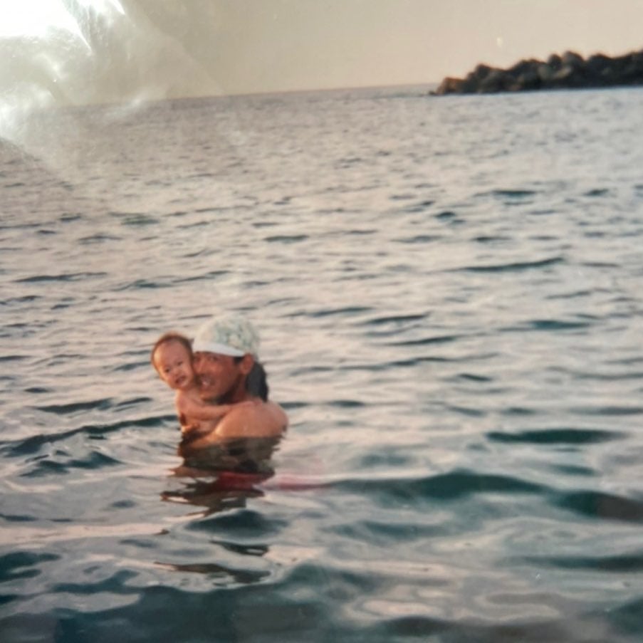 山本舞香さん、父親とのツーショットを公開❗️「めちゃくちゃカッケェ父親」