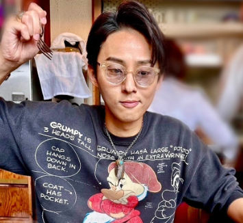 藤ヶ谷太輔、やんちゃな食べ方と私服センスにファン熱狂！仕事の合間の素顔を公開