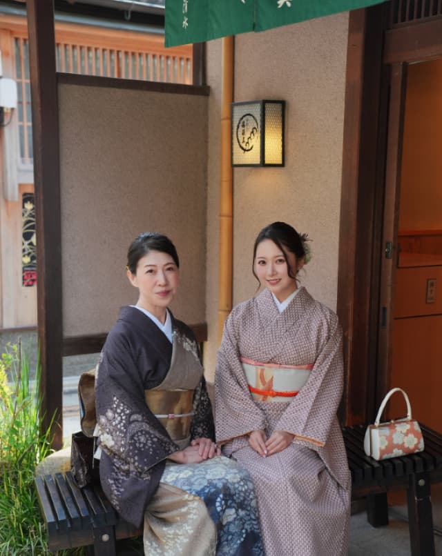 元AKB48・名取稚菜が母との2ショットを披露「お誕生日おめでとう」