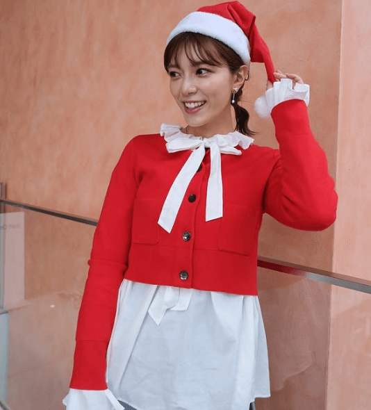 女子アナは真冬に”本気”を出す！あの激美女、サンタコスで”ロマンの海に流し込む・ショット”を披露しファン・エレクト！