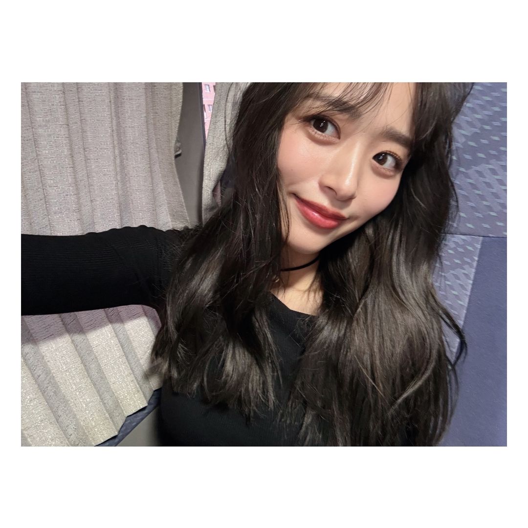 近藤千尋　髪の毛を暗くして撮影「なんでそんなに美人なんですか」　