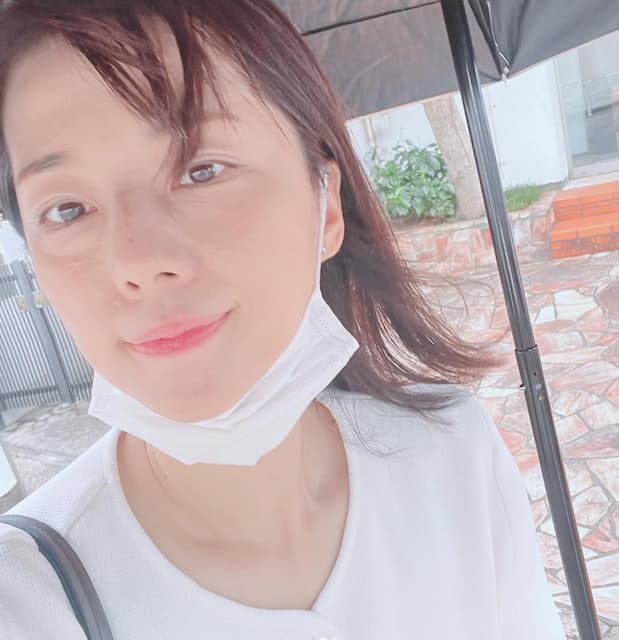 吉岡美穂 長男激写のアップショットでボブカットを報告！