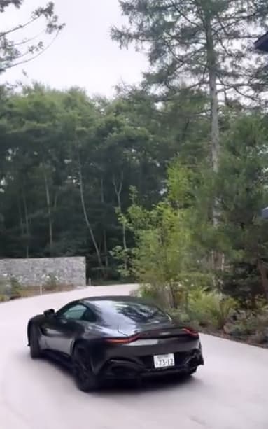 滝沢眞規子　Aston Martinで優雅に軽井沢へ　憧れのVantage Coupeドライブ