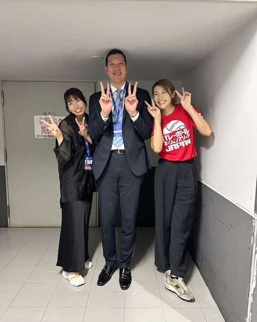 元日本代表が小さいく見える！！人気元女子バレー選手の3ショットが話題に