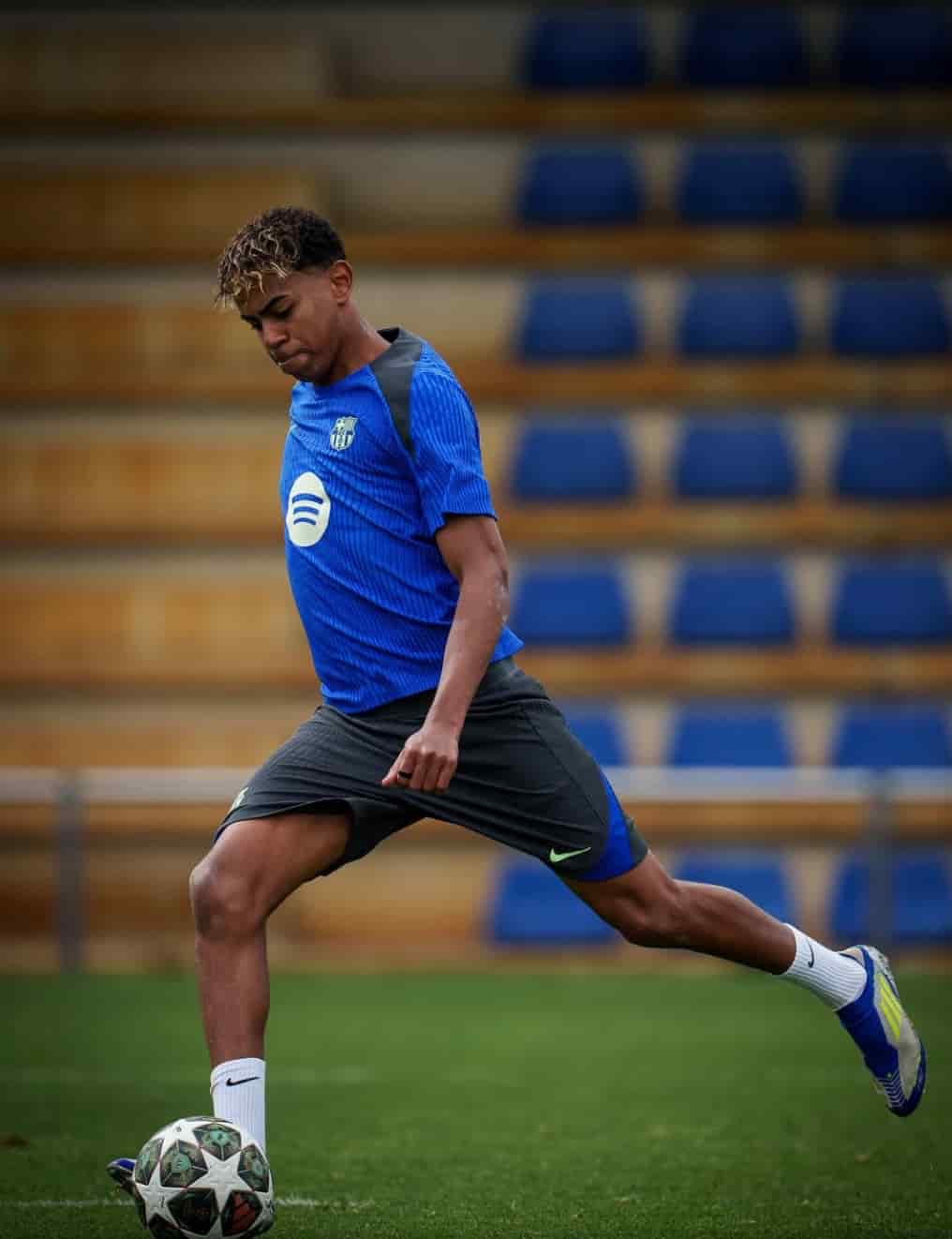 バルセロナ、UCLに向けた練習映像を投稿！