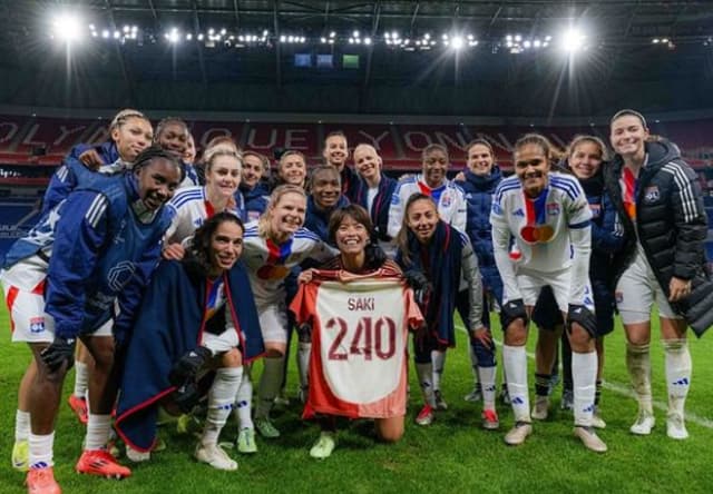 サッカー選手・熊谷紗希がかつてのチームメイトたちに感謝！