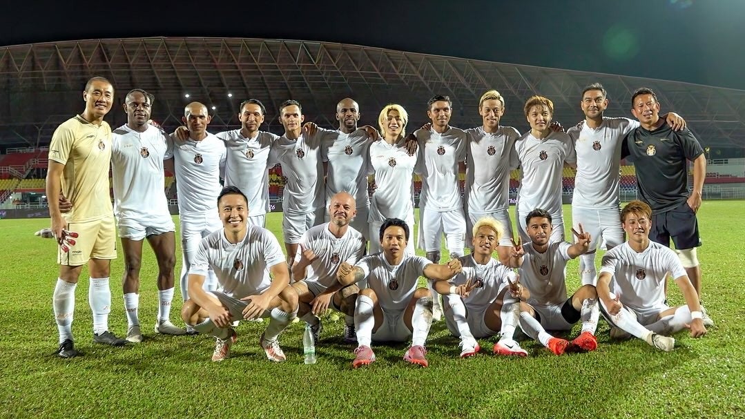 “白の軍団”に本田圭佑の姿…アジアの夜を熱くした“夢の競演”