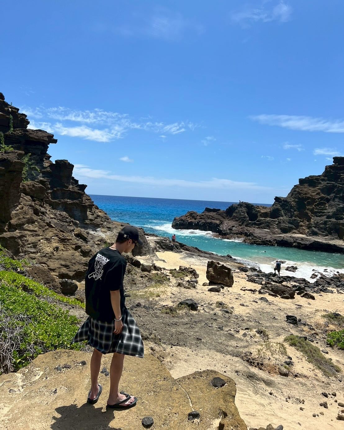 「旅の思い出シリーズ」岩田剛典、ハワイ旅行のオフショットを公開でファン悶絶！