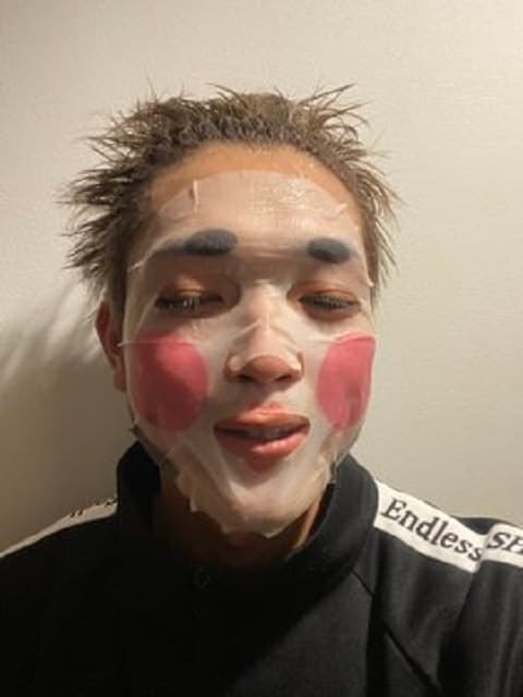 「疲れが飛んだわー」俳優・原嘉孝がユニークフェイスパックで笑いをお届け！