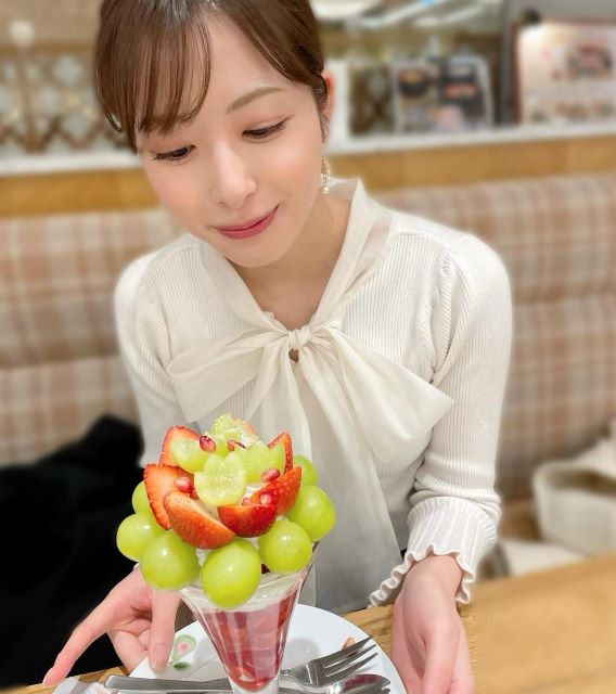 「ぐふふふ…」テレ朝・田原萌々アナが不敵な笑みを浮かべ見つめる