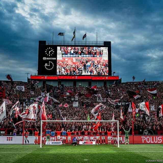 西川周作、燃えるサポーターとともに誓う“継続”の力。スタジアムに響く覚悟のメッセージ