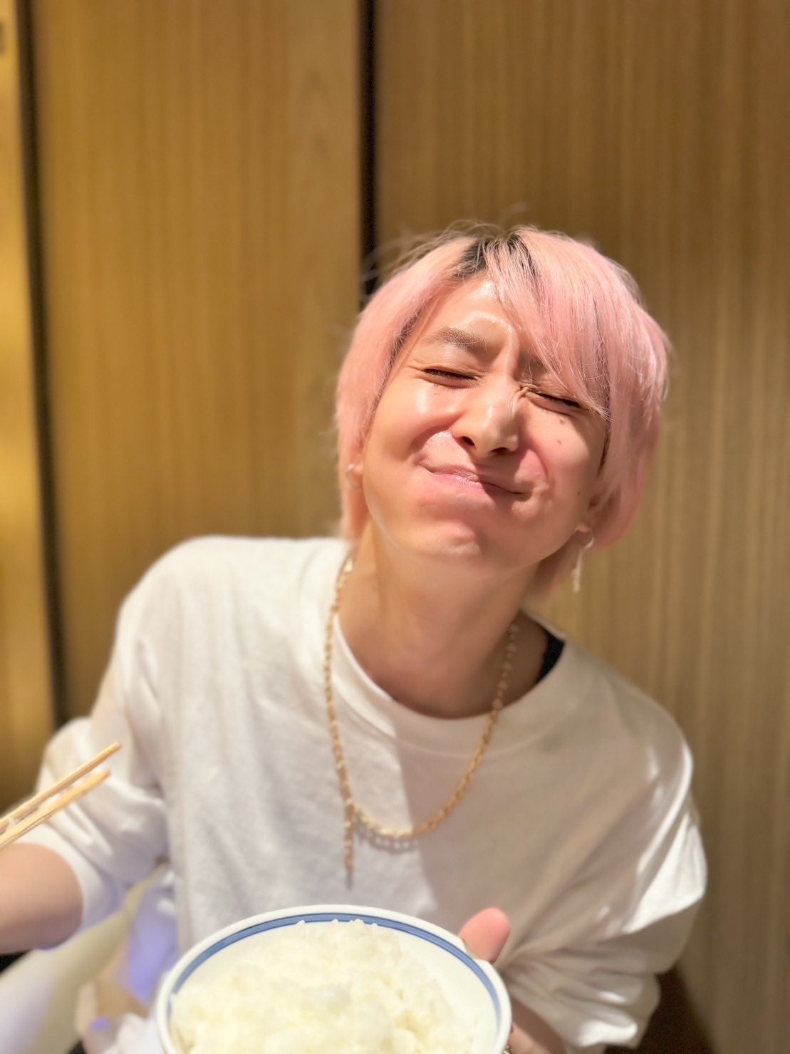 Snow Man・佐久間大介の幸せそうなショットにファン悶絶「はい可愛い！優勝！！！」