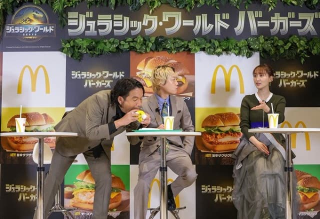 見取り図・盛山、〇〇でも盗み食い成功!?相方のハンバーガーにかぶりつく姿を公開