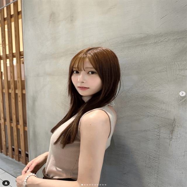 女優、松川星 街角で見つけた”美女シチュ”のショットにファン惚れ惚れ