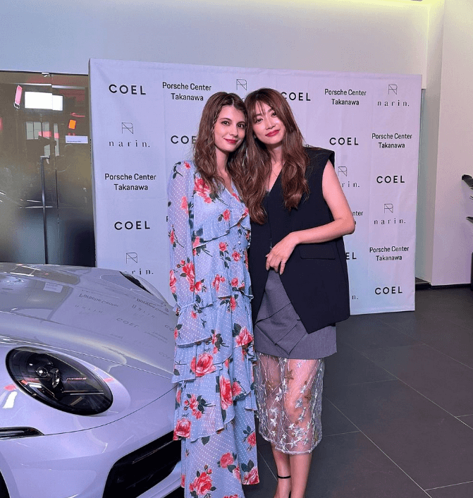 モデルのマギー、ヨンアとレアな美女ツーショット！ポルシェを前にセレブリティ満開