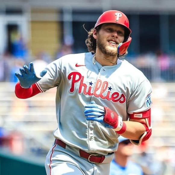 肋骨骨折から復帰のボーム、スリーラン！記念画像で笑顔　フィリーズ公式インスタグラムより