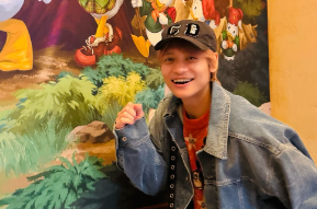 中間淳太、東京ディズニーランドでのプライベート姿が話題「隊長！どこまでもついていきます」