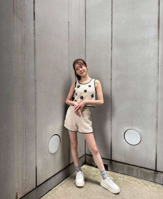 まさかの子供服がピッタリ!?"格闘家・武尊と結婚"で話題の女優・川口葵がインスタ更新「この服zara kids笑」