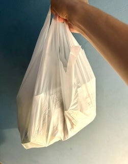 「※全て自分が食べる用です」SixTONES、京本大我が袋いっぱいのお菓子と向かう先は...