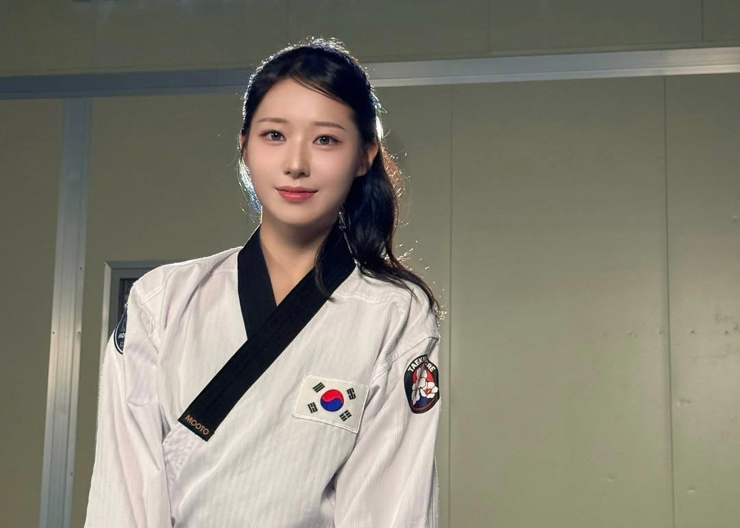 韓国テコンドー美女、“aespa楽曲”で舞う！道着姿で華麗に空中回転蹴り