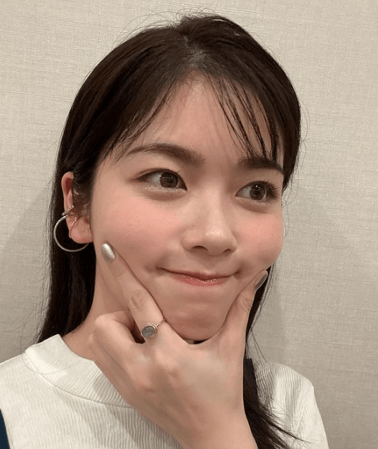 女優・小芝風花「デビュー13周年！」公開された激カワショットに反響続々「マンダムポーズがキマってます」