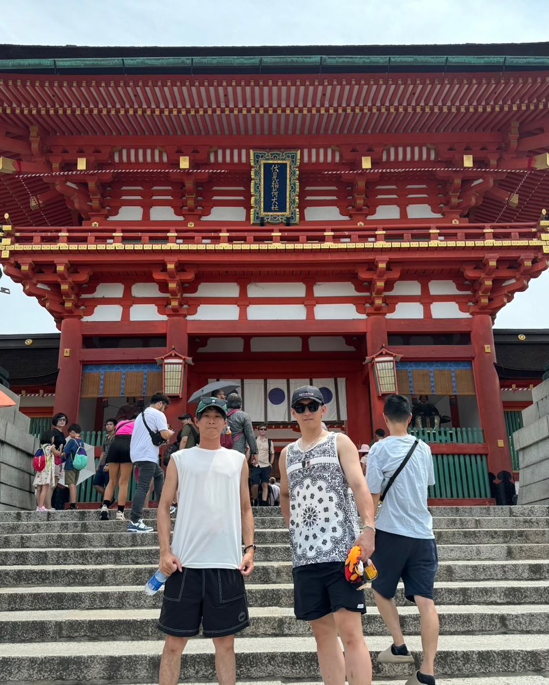 西川龍馬 伏見稲荷大社で朝活！「いいティエンポで山頂まで！」