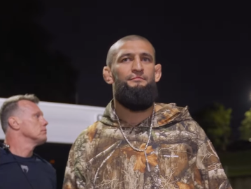 UFC 話題沸騰！チマエフvsデュ・プレシ戦、運命の激突がまもなく開始