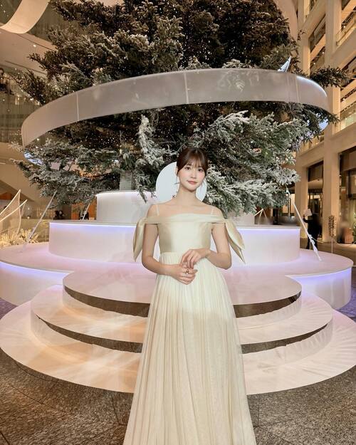 めるるがWHITE KITTEの点灯式に登場！白色のドレス身を包む様子が天使のようだと話題に