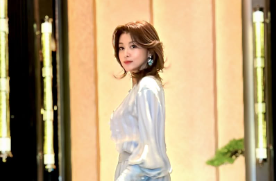 藤原紀香、TAE ASHIDA新作コレクションで圧巻の美しさを披露！