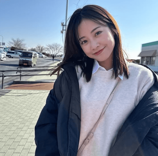 橋本環奈似と話題のTBSキャスター、サービスエリアで見せた”微笑みショット”にファン総釘付け状態！