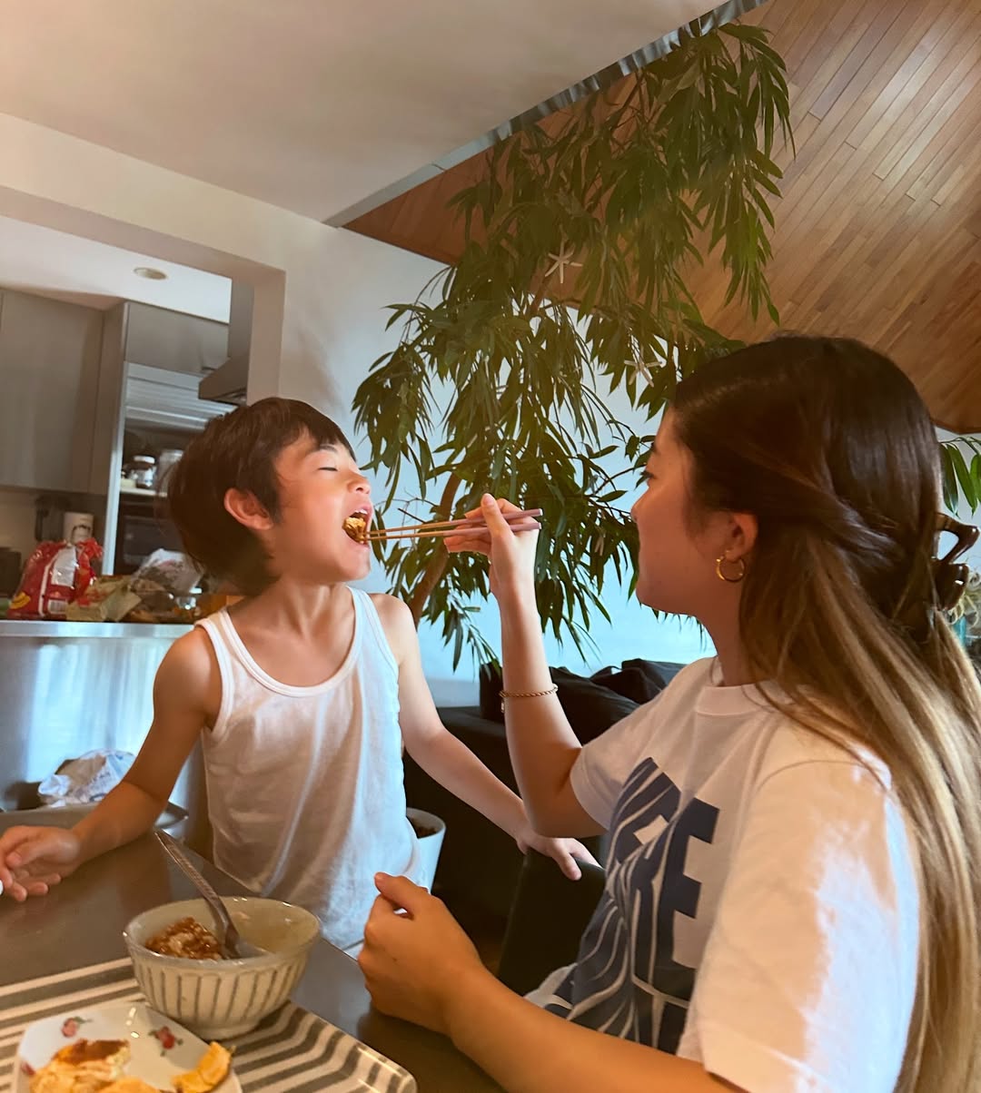 ファンがほっこり！つるの剛士、3年ぶりに家族全員が揃い幸福感と無敵感を味わう！