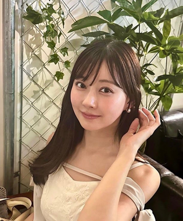 かわいい？大人っぽい？ファン大歓喜の大人かわいいショットを公開！