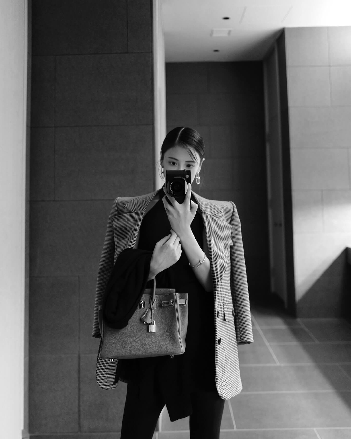 藤井夏恋、真夏でもジャケットを着る！？ちょうどいい季節に嬉しさを滲ませる