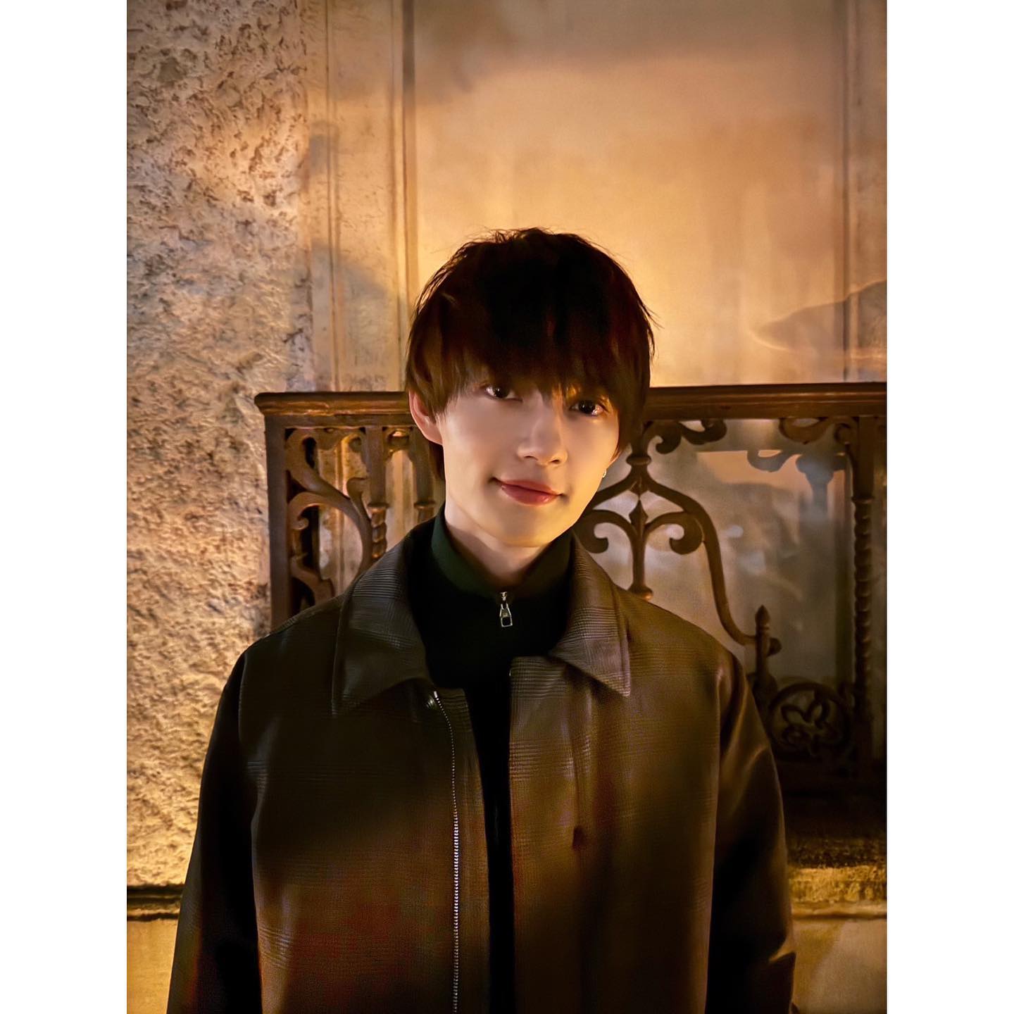 佐野勇斗が高級ブランドの記念イベントに参加！シックなファッションに身を包みファンを虜に