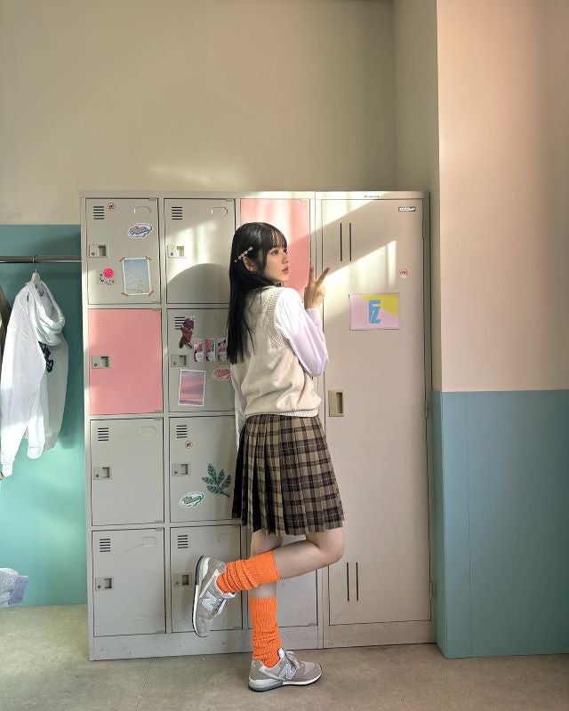 FRUITS ZIPPER 鎮西寿々歌の制服姿にファン悶絶💕「おすず制服似合う！」