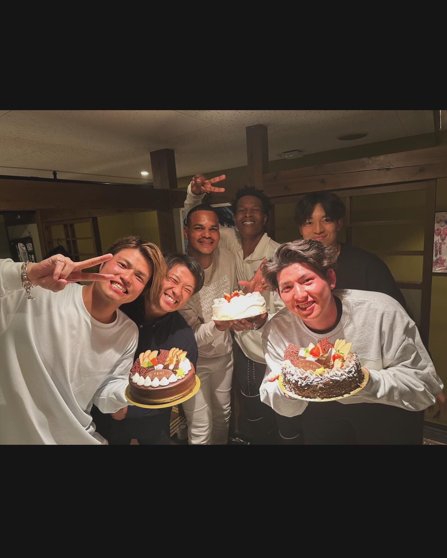 西武新加入・甲斐野央が歓迎会の様子を公開！平井克典は「甲斐野お前はもっとうるさい」⚾︎